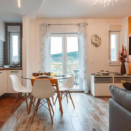 Ferienwohnung San Giusto Elegante Bilocale Con Balcone E Vista Triest Exterior foto