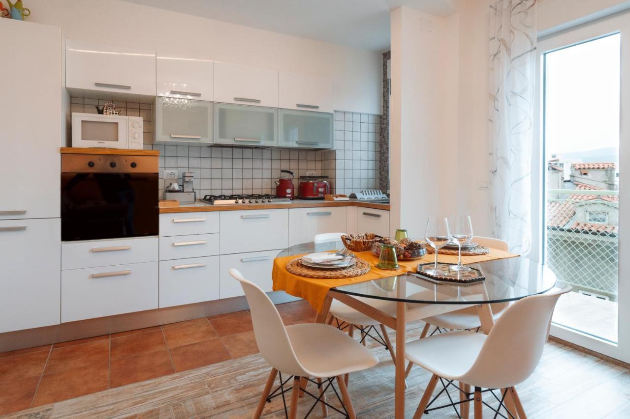 Ferienwohnung San Giusto Elegante Bilocale Con Balcone E Vista Triest Exterior foto