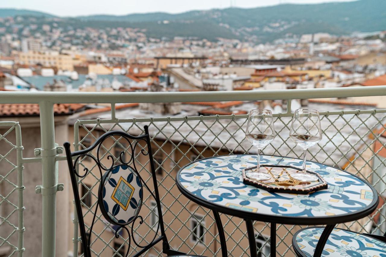 Ferienwohnung San Giusto Elegante Bilocale Con Balcone E Vista Triest Exterior foto