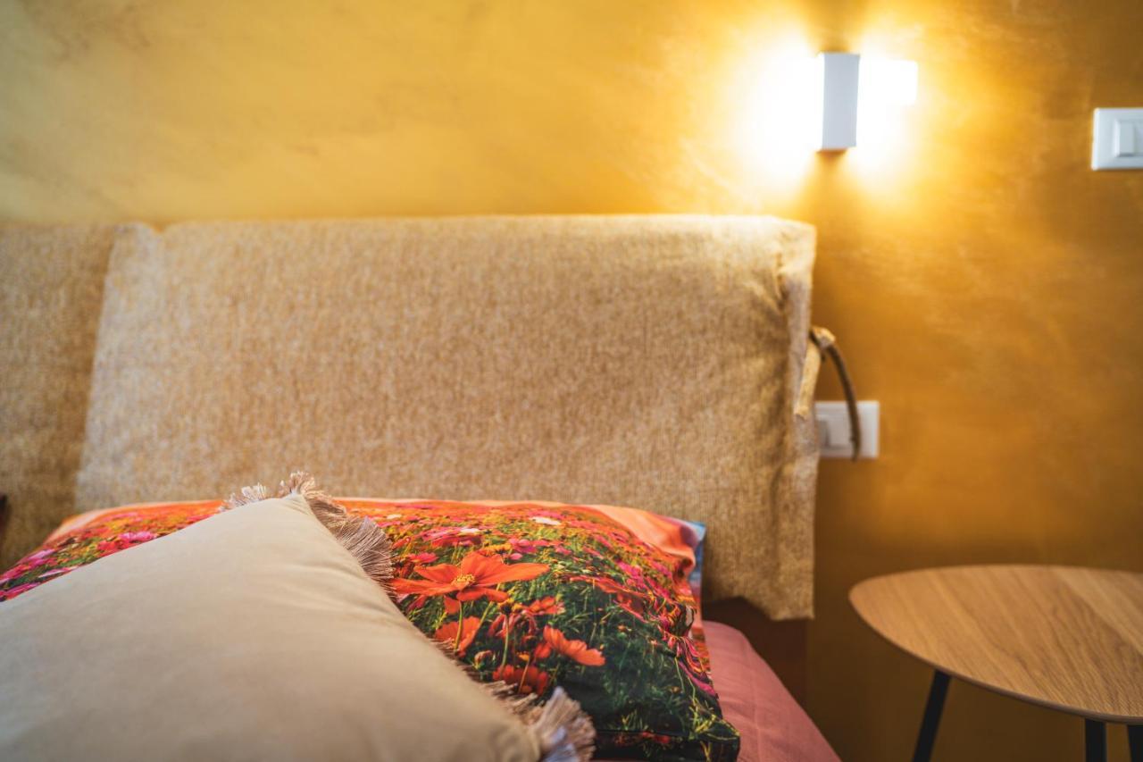 Ferienwohnung San Giusto Elegante Bilocale Con Balcone E Vista Triest Exterior foto