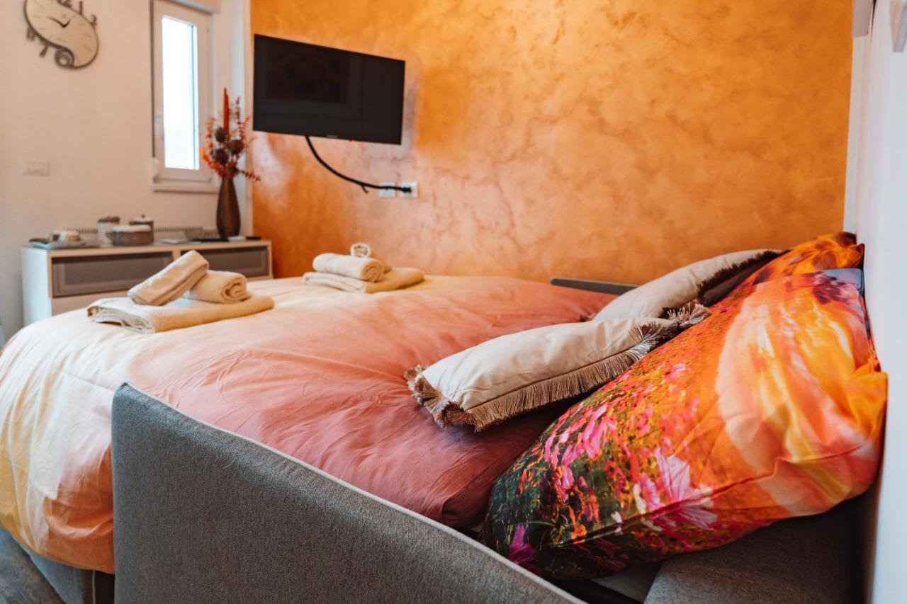 Ferienwohnung San Giusto Elegante Bilocale Con Balcone E Vista Triest Exterior foto