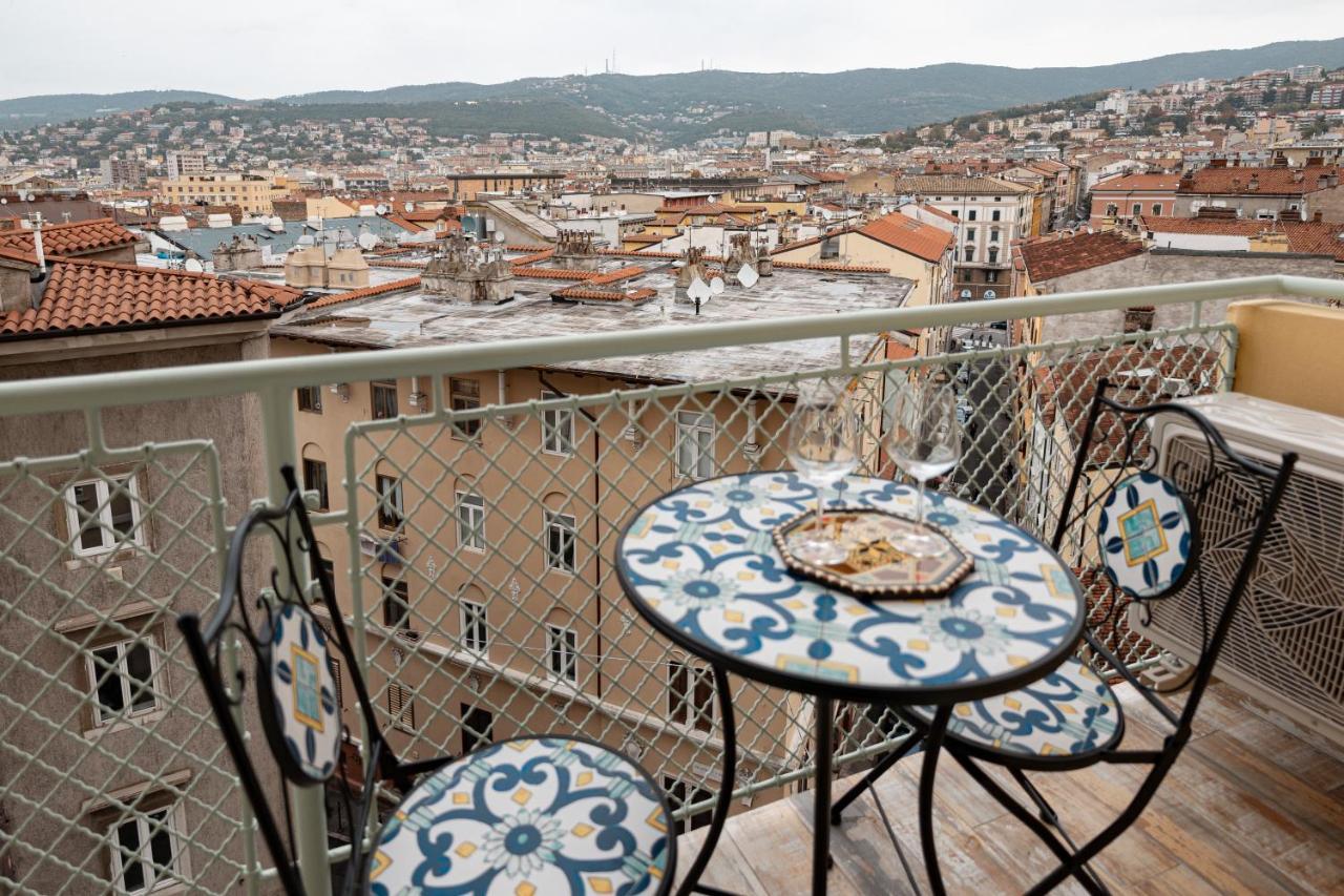 Ferienwohnung San Giusto Elegante Bilocale Con Balcone E Vista Triest Exterior foto